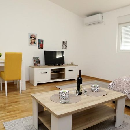 Ferienwohnung Apartman Frida Nikšić Exterior foto